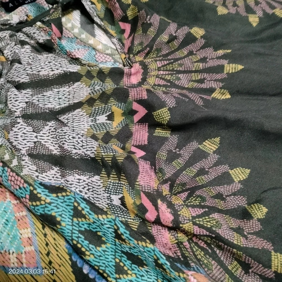 Alex + Alex size Medium Sleeveless Tank Top Blouse Silk Tie Key hole neck - Picture 6 of 8